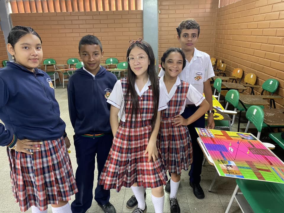 El propósito de la educación es cambiar una mente vacía por una mente abierta. Malcom Forbes (1919 – 1990).