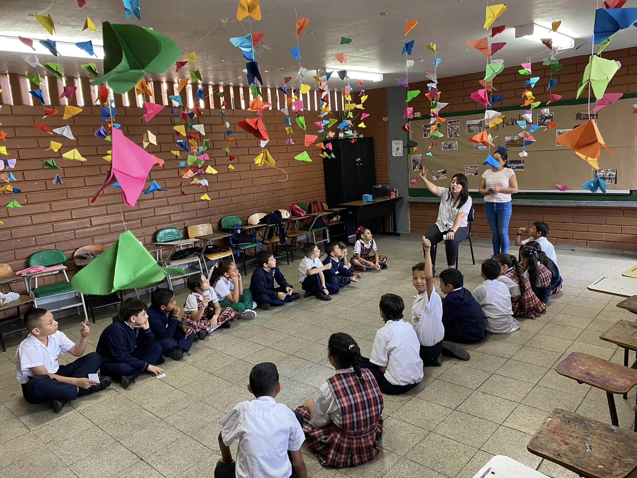 Educar no es dar carrera para vivir, sino templar el alma para las dificultades de la vida. 