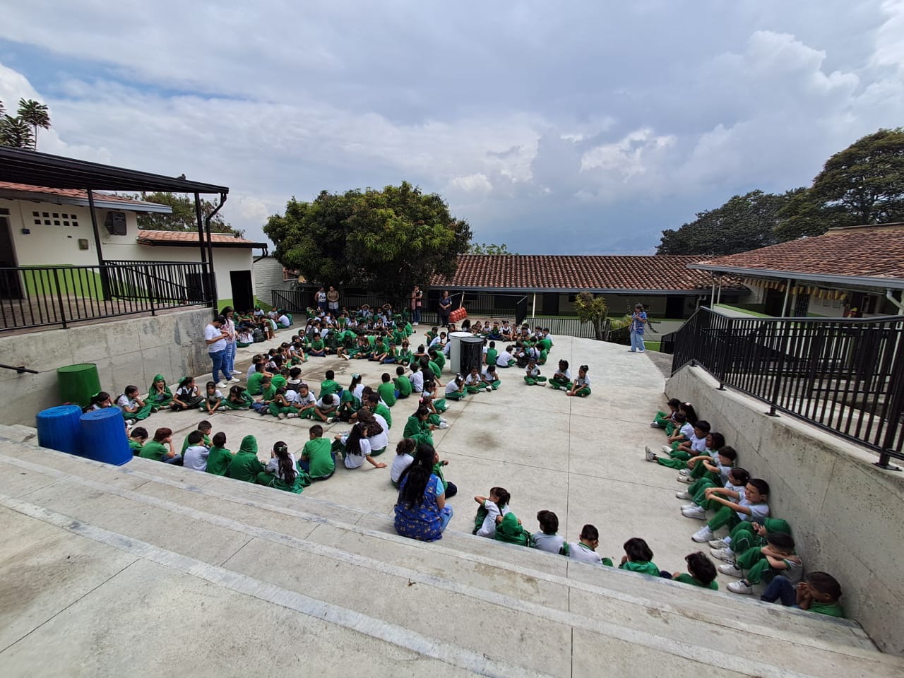 INFRAESTRUCTURA SECCIÓN ESCUELA LEÓN DE GREIFF