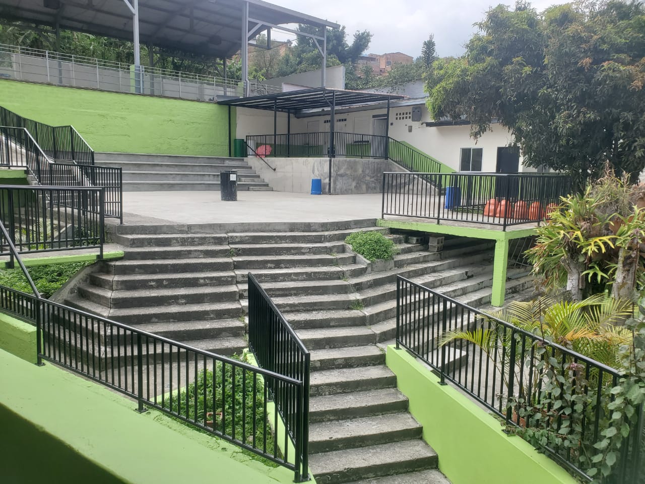 INFRAESTRUCTURA SECCIÓN ESCUELA LEÓN DE GREIFF