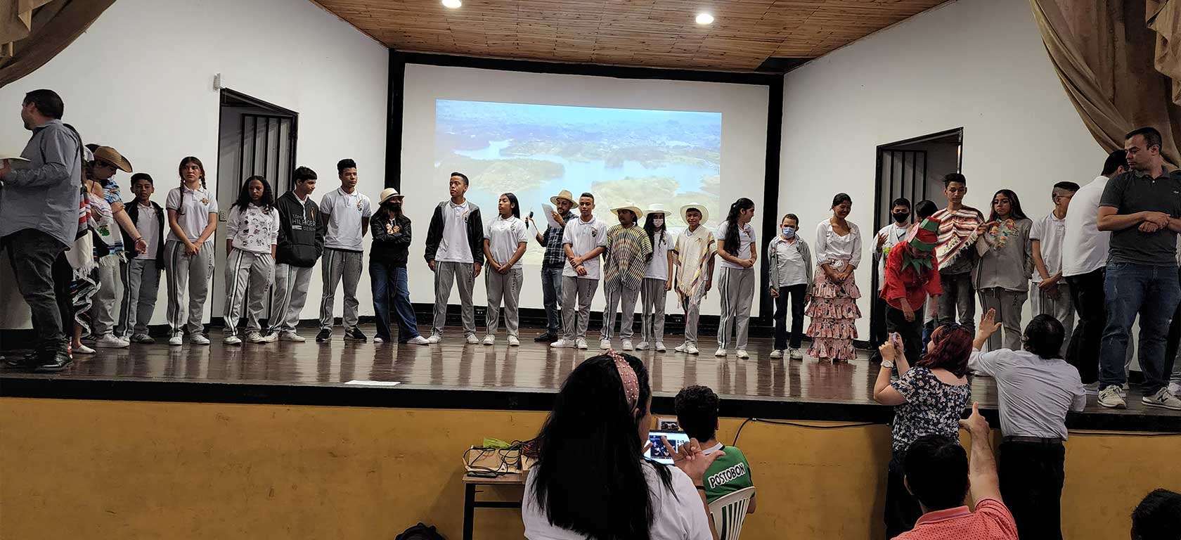 Todos en escena