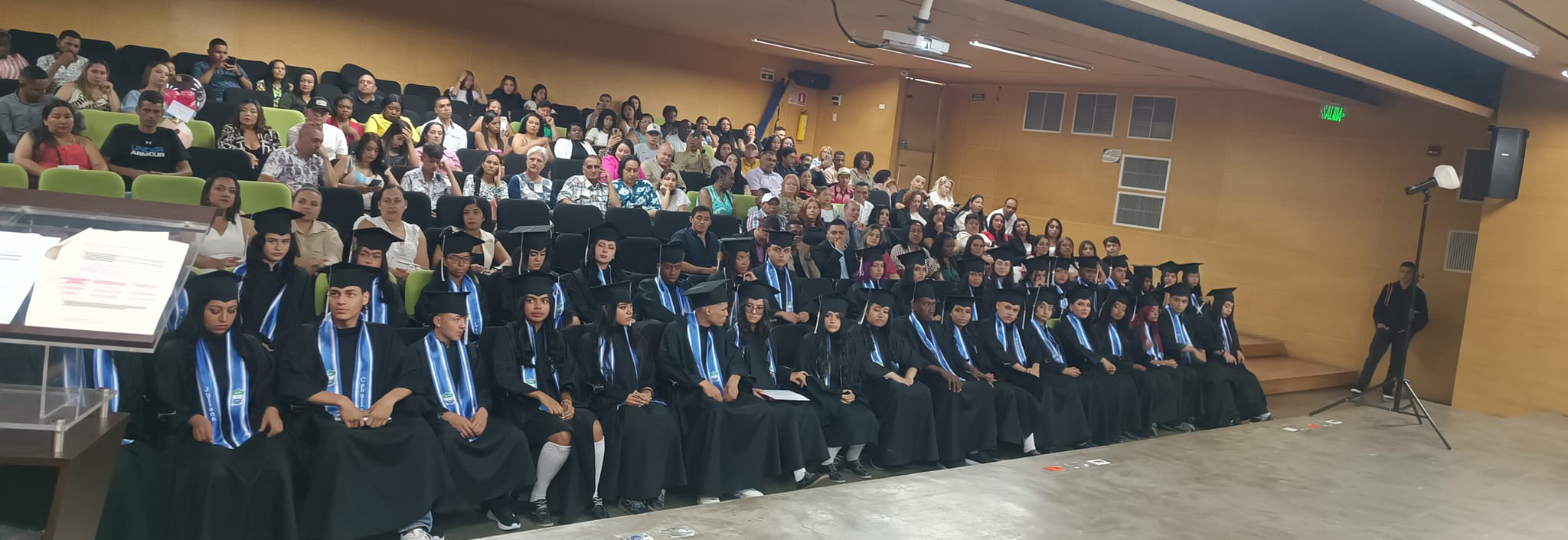 I. E. STELLA VELEZ LONDOÑO