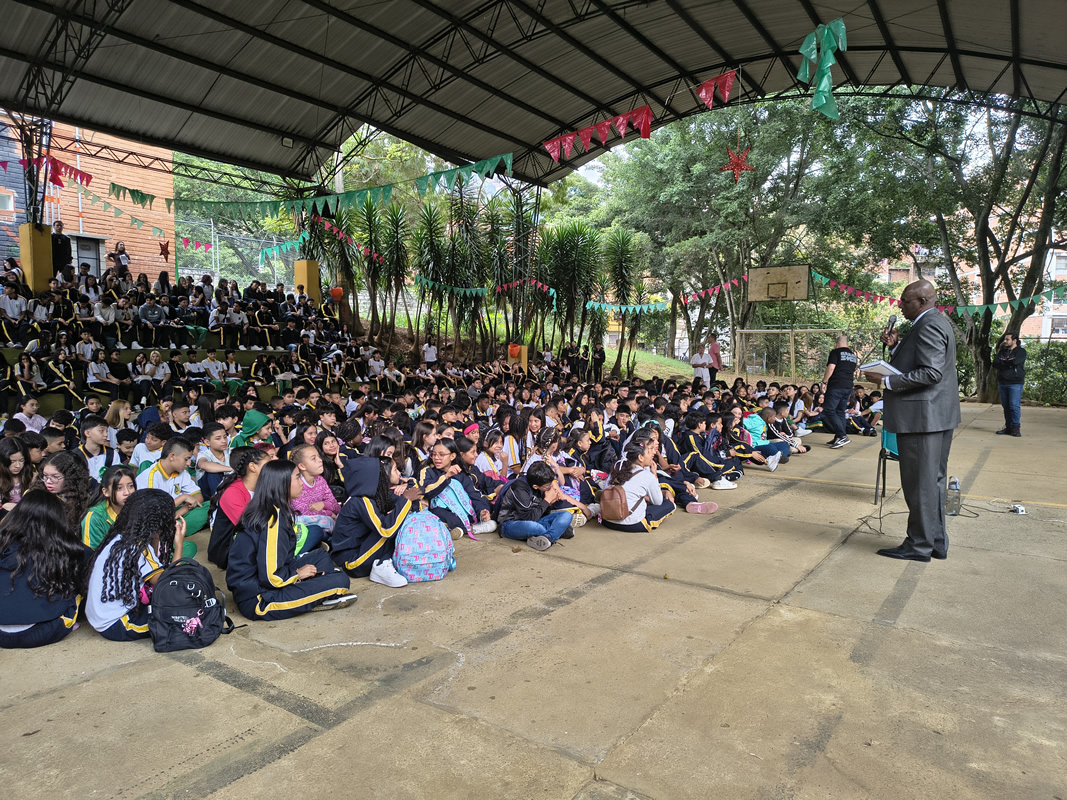 Rector Oscar Murillo