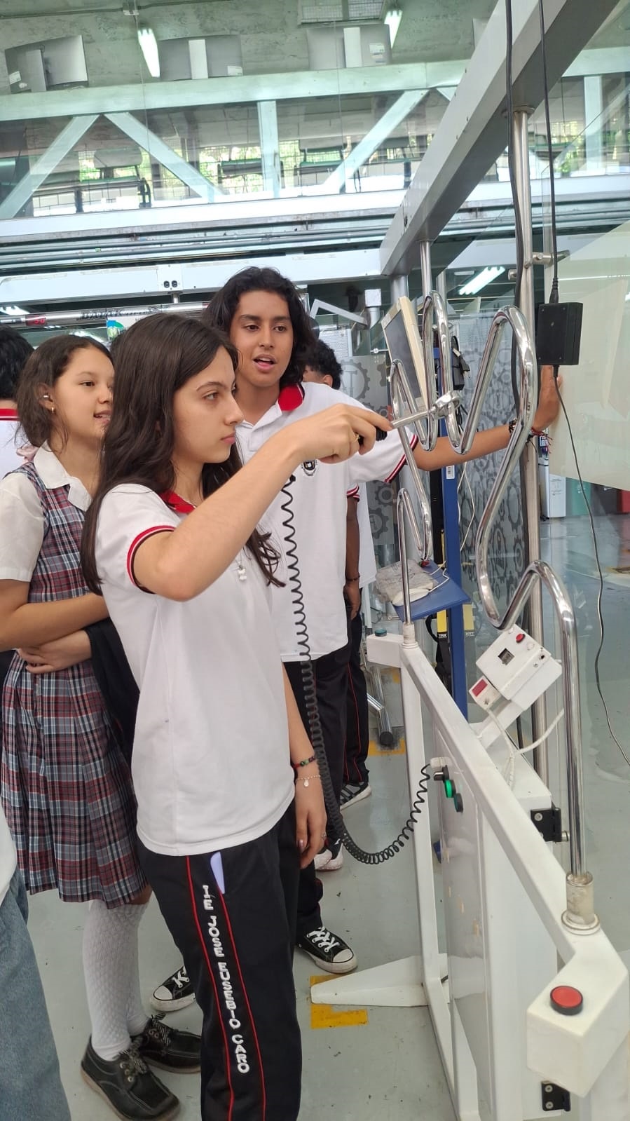 Aprender, descubrir sus talentos y proyectarse como jóvenes capaces de aportar al desarrollo de la sociedad.