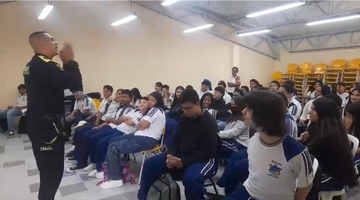 Charla pedagógica sobre sustancias psicoactivas