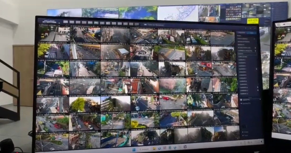 Todas nuestras instituciones educativas cuentan con cámaras de video seguridad y megáfono orientados desde la Policía Nacional