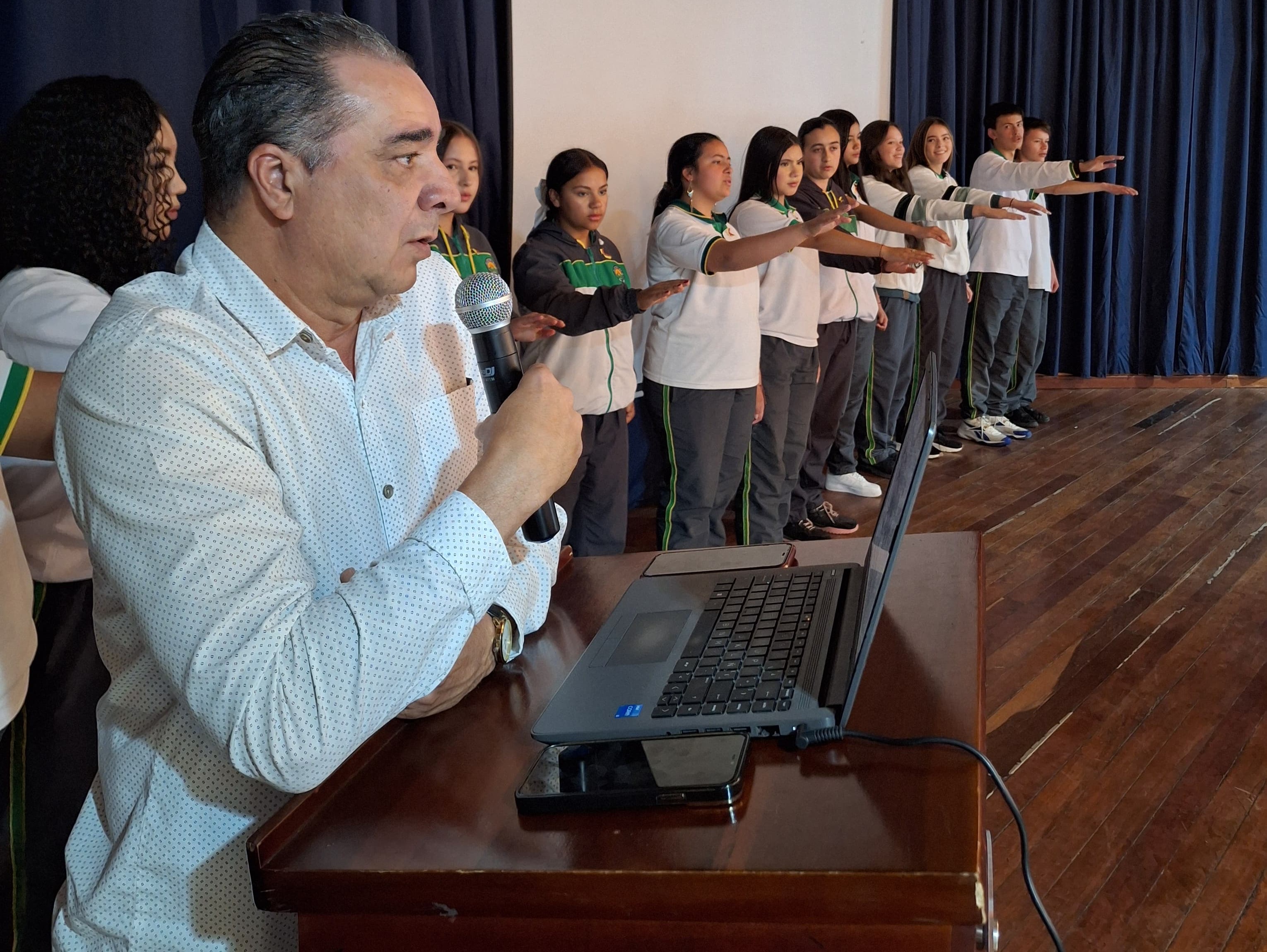 Conmemoramos el 20 de Julio con orgullo patrio en Santa Elena