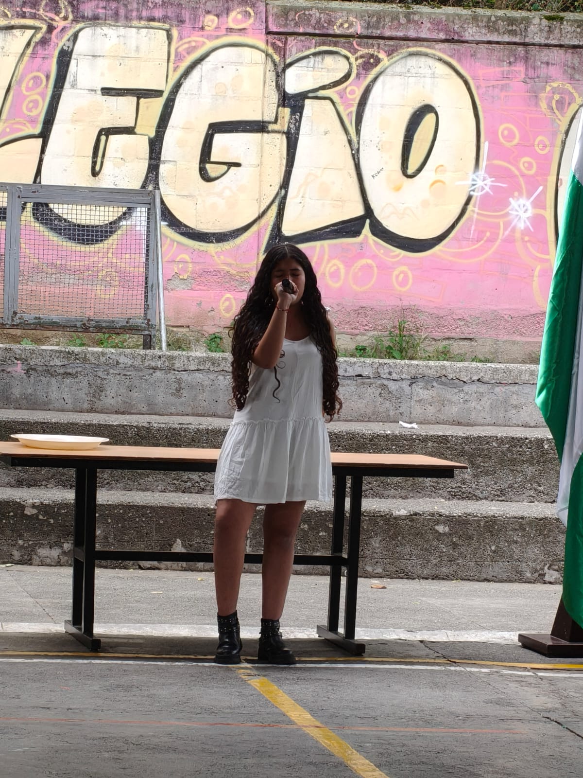 En una jornada dedicada a la cultura y la expresión, se llevó a cabo el acto cívico del Día del Idioma, un espacio para resaltar la importancia del lenguaje en nuestra vida cotidiana.