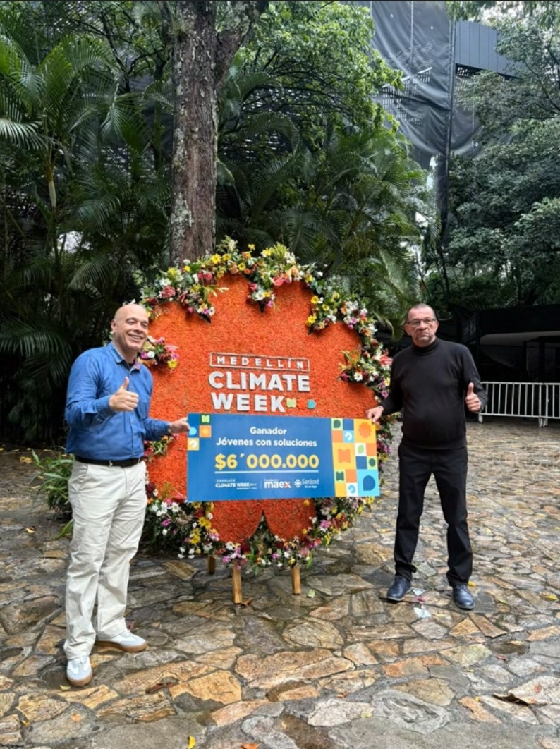 Premiación al docente JOSE ROBERTO CARVAJAL PATIÑO, por parte de Climate Week - Biodiversity 2026,